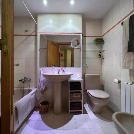 De Llanes Apartman *